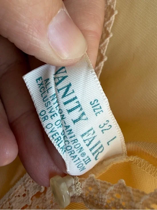 Vintage Vanity Fair Classic Women's Slip Dress in Pale Peach Made in U.S.A - Picture 2 of 5